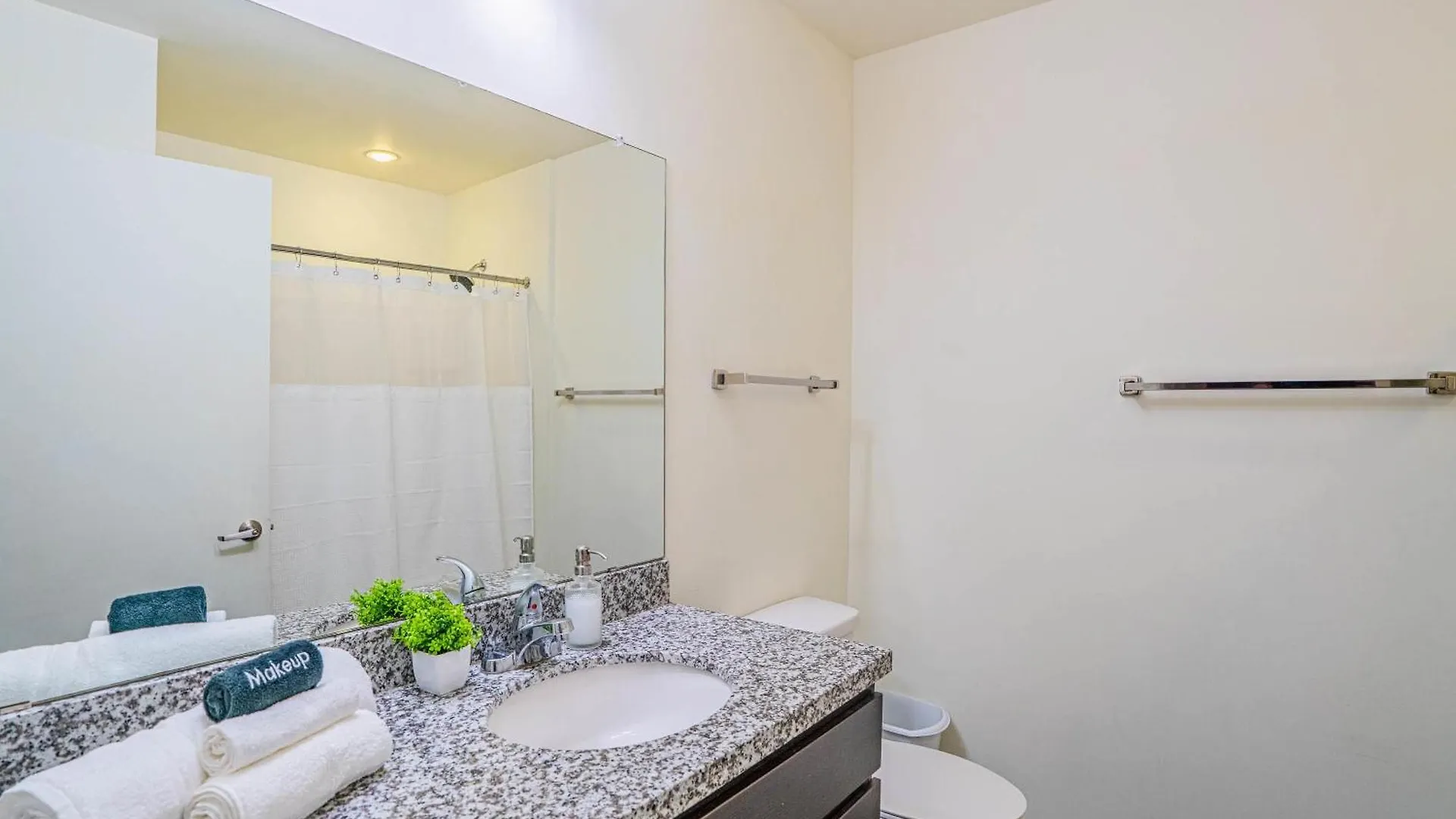 شقة Striking 2Bd - Cdt- Gym, Pool, Parking - Sleep8 فينيكس