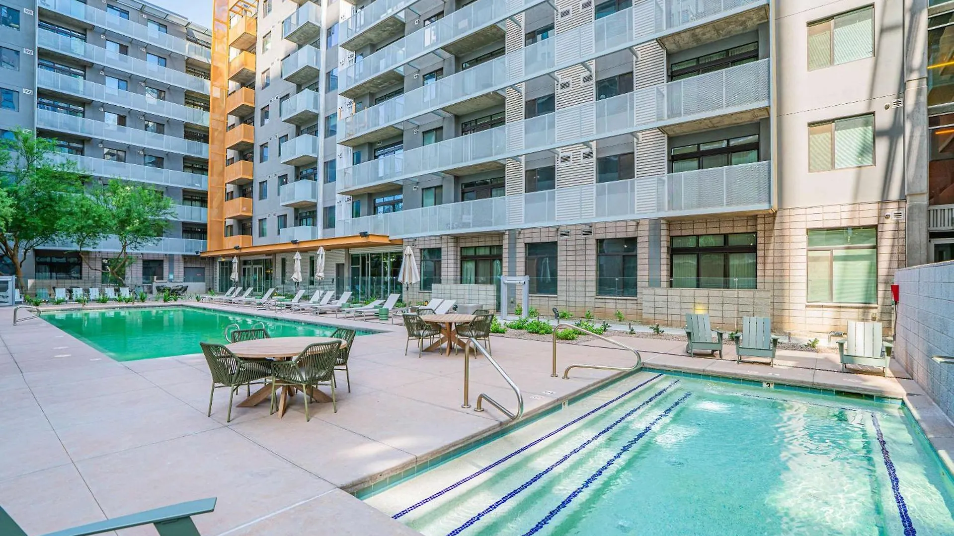 شقة Striking 2Bd - Cdt- Gym, Pool, Parking - Sleep8 فينيكس 0*,