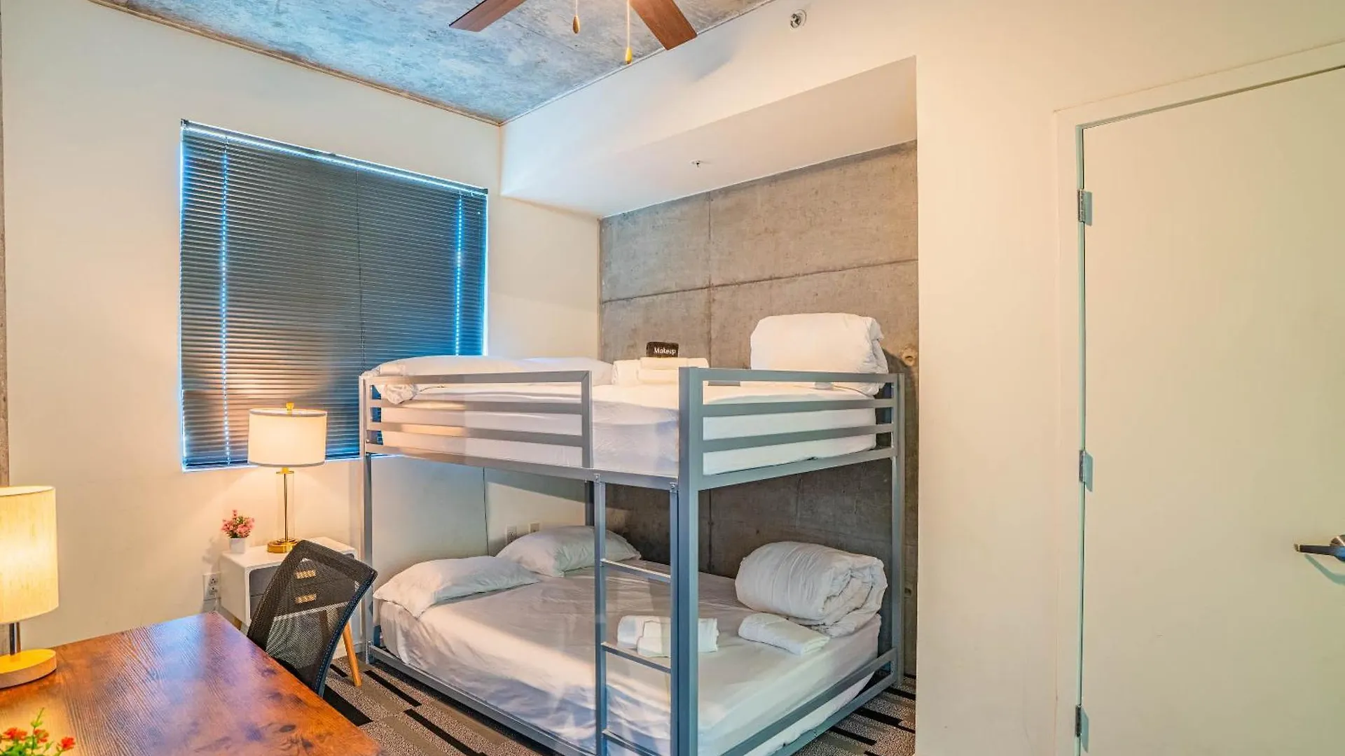 شقة Striking 2Bd - Cdt- Gym, Pool, Parking - Sleep8 فينيكس